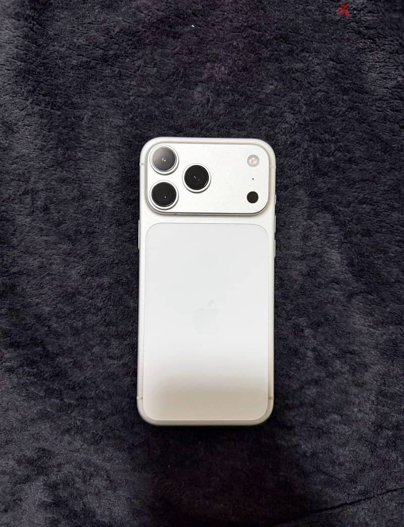Apple - iPhone 17 Pro Max 1