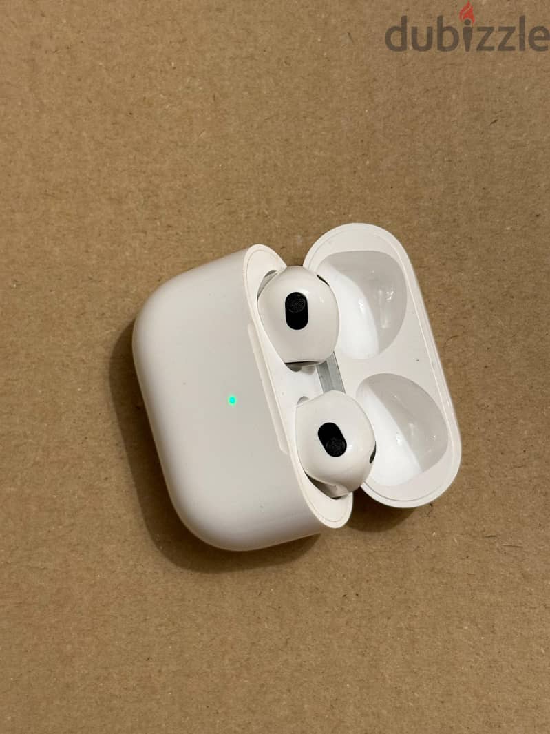 apple airpods 3 (generation 3) 1
