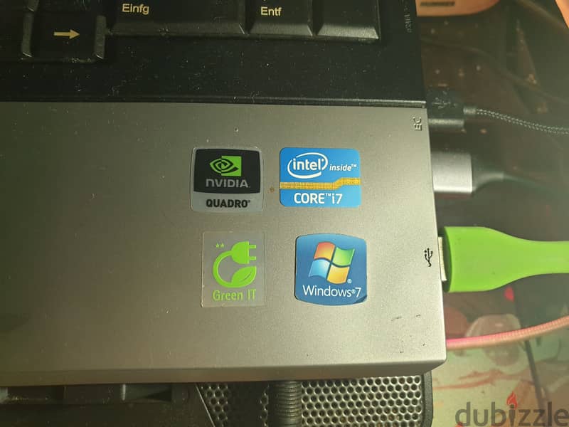 Fujitsu CELSIUS H720 Workstation 1