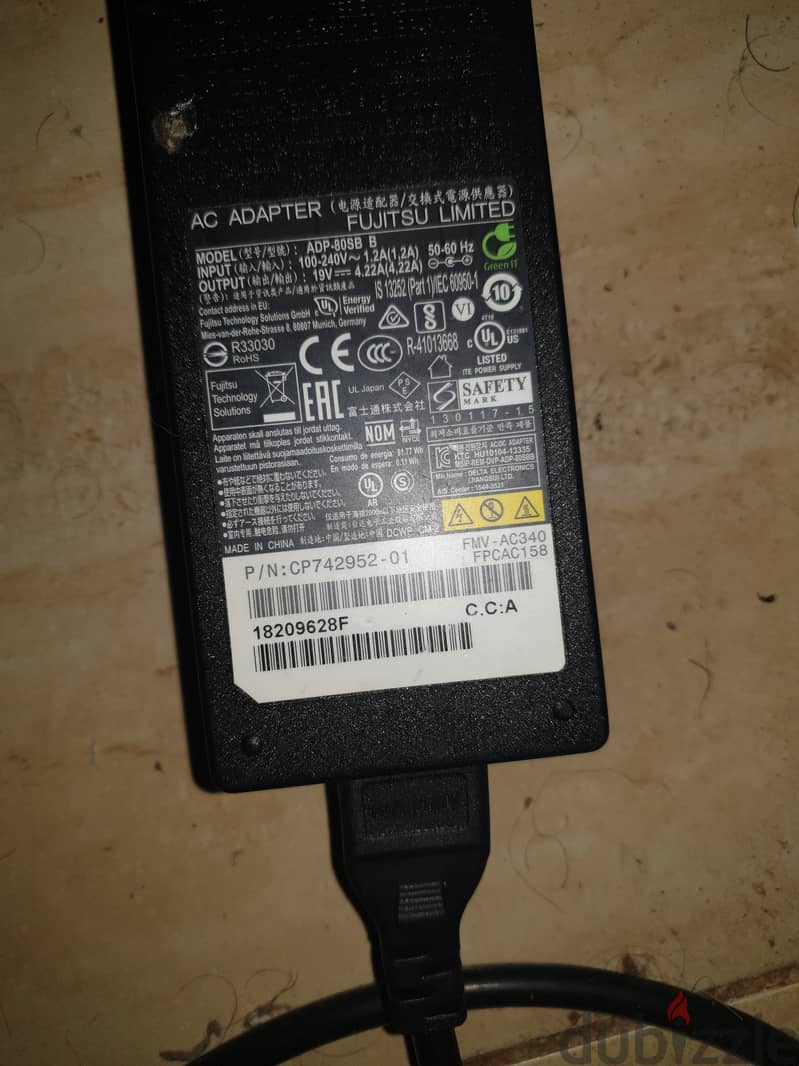 Fujitsu CELSIUS H720 Workstation 9