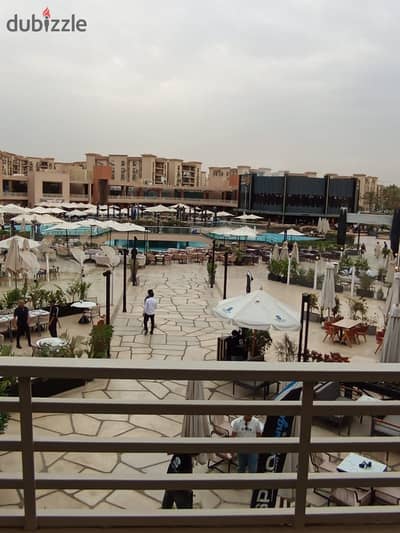 فرصة للإيجار محل تجارى بالرحاب السوق الشرقى مساحة 103 متر بجوار المطاعم والكافيهات وابن الشام والموقع خدمى تجارى ادارى محل تشطيب سوبر لوكس بجميع المرا