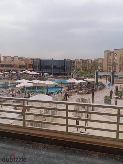 فرصة للإيجار محل تجارى بالرحاب السوق الشرقى مساحة 90 متر بجوار المطاعم والكافيهات وابن الشام والموقع خدمى تجارى ادارى محل تشطيب سوبر لوكس بجميع المرا