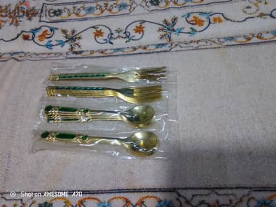 طقم ملاعق وشوك