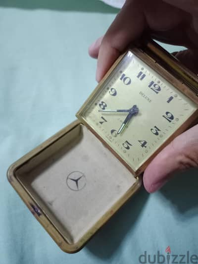 منبه أو ساعه جيب ملو تعمل بدقه واتقان