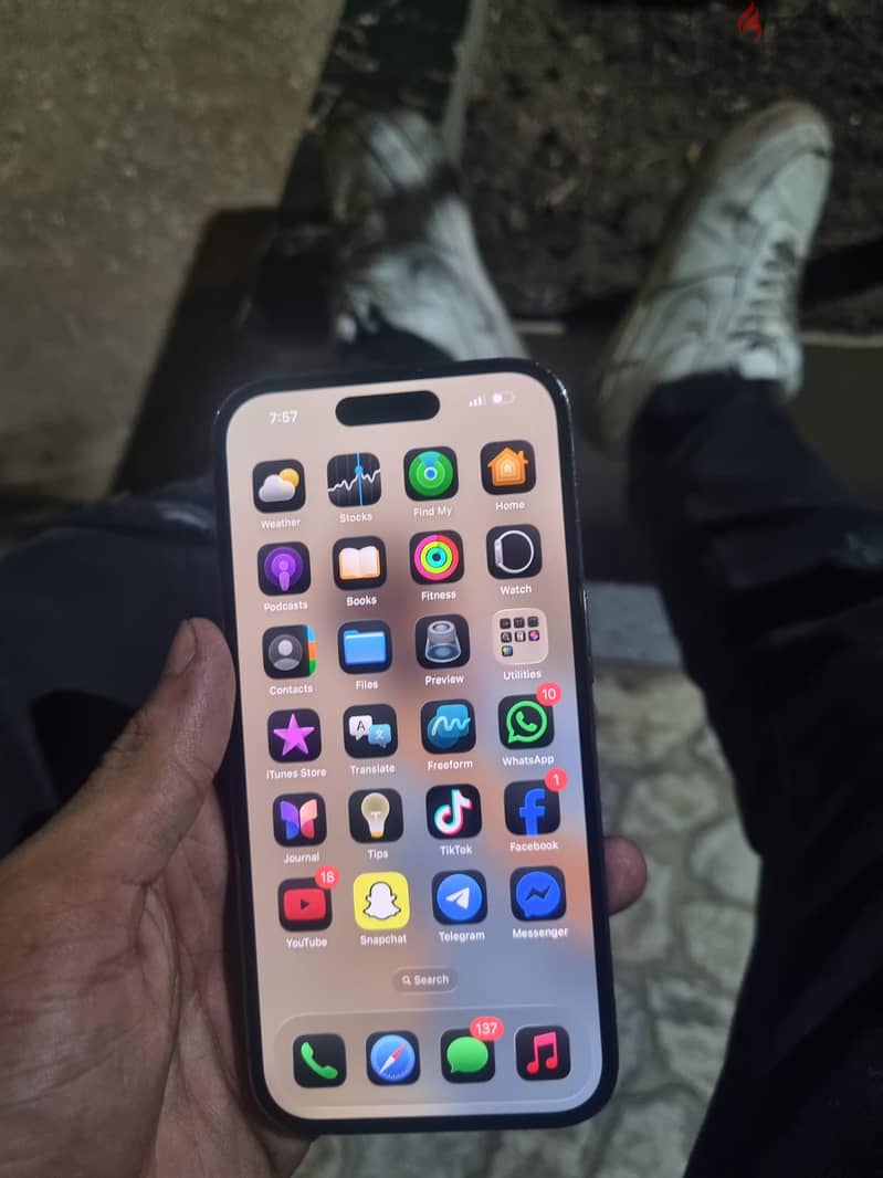 آبل - آيفون 14 برو 1