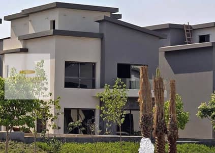 For sale at the old price, a ready-to-move-in VIP villa of 210 meters + garden in the Fifth Settlement