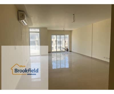 شقه للايجار بالمطبخ والتكييفات واجهزة فى كمبوند هايد بارك نيو كايرو بمنطقة جولدن سكوير For Rent in Hyde Park New Cairo