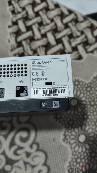 Xbox one s  One tera + دراعين +العاب +وارد السويد