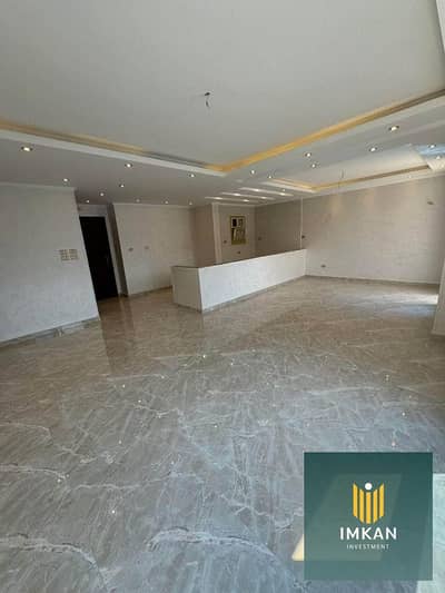 Apartment for sale in Al-Jar Compound, El Sherouk City. Asking price: 6,000,000; 7-year installment plan available; 20% discount for cash payment. Ult