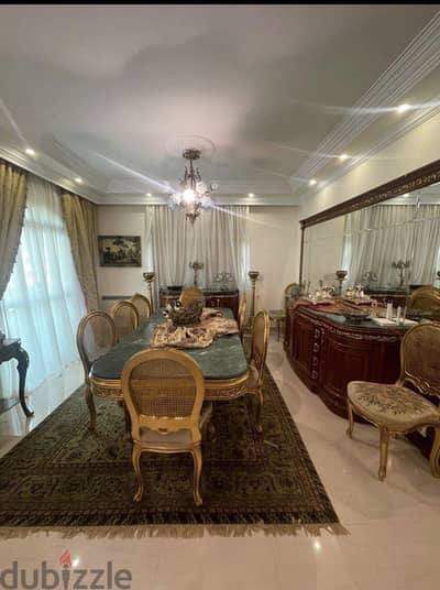 سفره  خشب فى مدهب