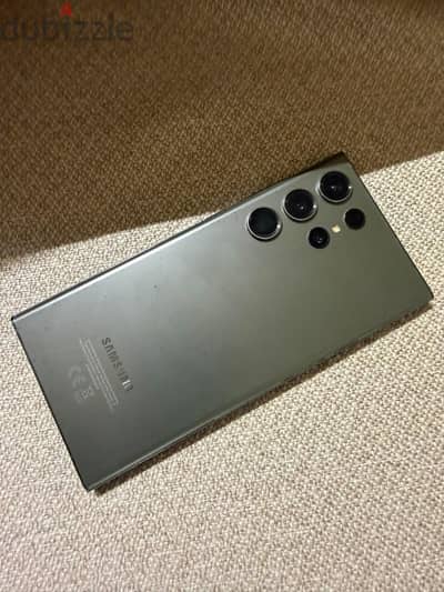 Samsung S23 Ultra with its box
