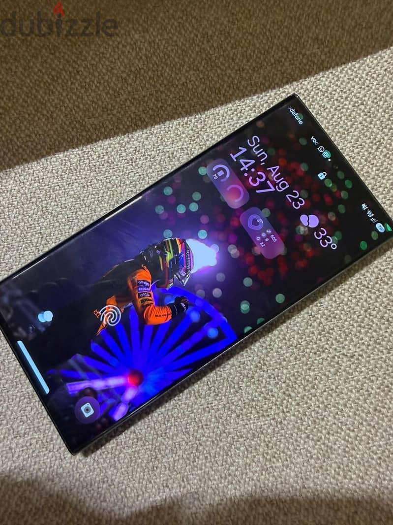 Samsung S23 Ultra with its box 1