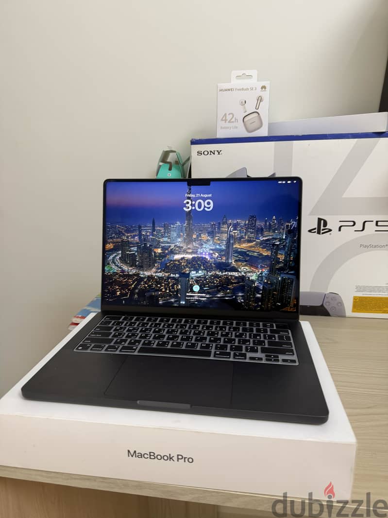 MacBook Pro m3 pro 5