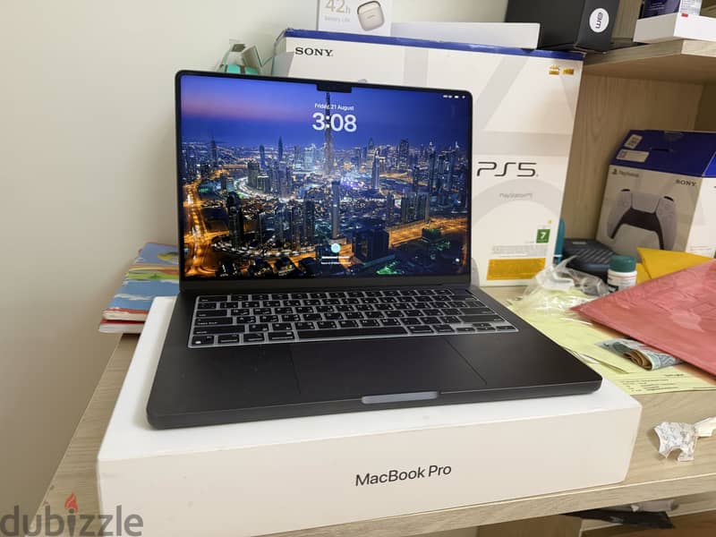 MacBook Pro m3 pro 6