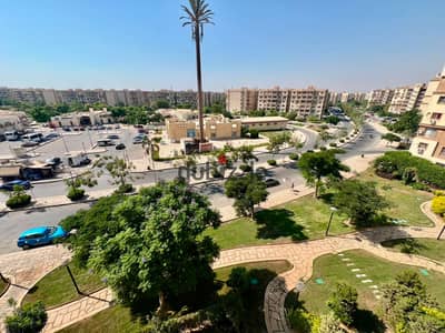 أروع 143 متر في B6 فيو مفتوح وجاردن أعلي خصوصية غير مجروحه تشطيب فندقي دور رابع
