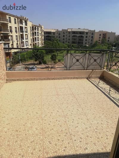 Duplex villa for sale in the Sixth District (Tulip Neighborhood), next to Hassan Allam and Maadi View. It comprises an elevated ground floor and a bas