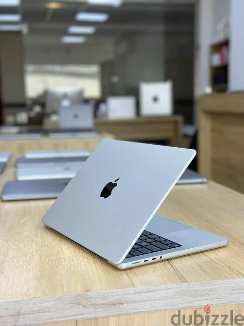 MacBook  m3pro 14inch 1