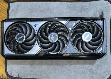 ASUS ROG Strix GeForce RTX™ 5070 Ti 16GB GDDR7 OC Edition