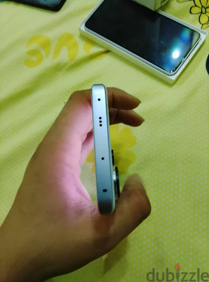Xiaomi Redmi Note 13 Pro plus 4