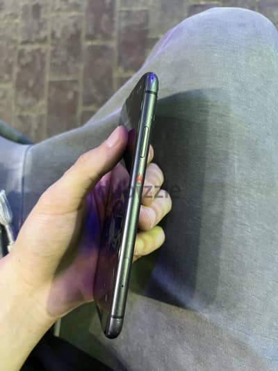 Apple - iPhone 11