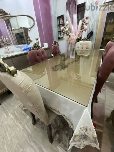 ترابيزة سفره حالتها ممتازه