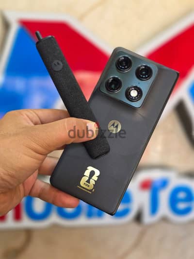 Motorola Razr Fold World Cup حالة الزيرو بكل حاجته بيع او بدل