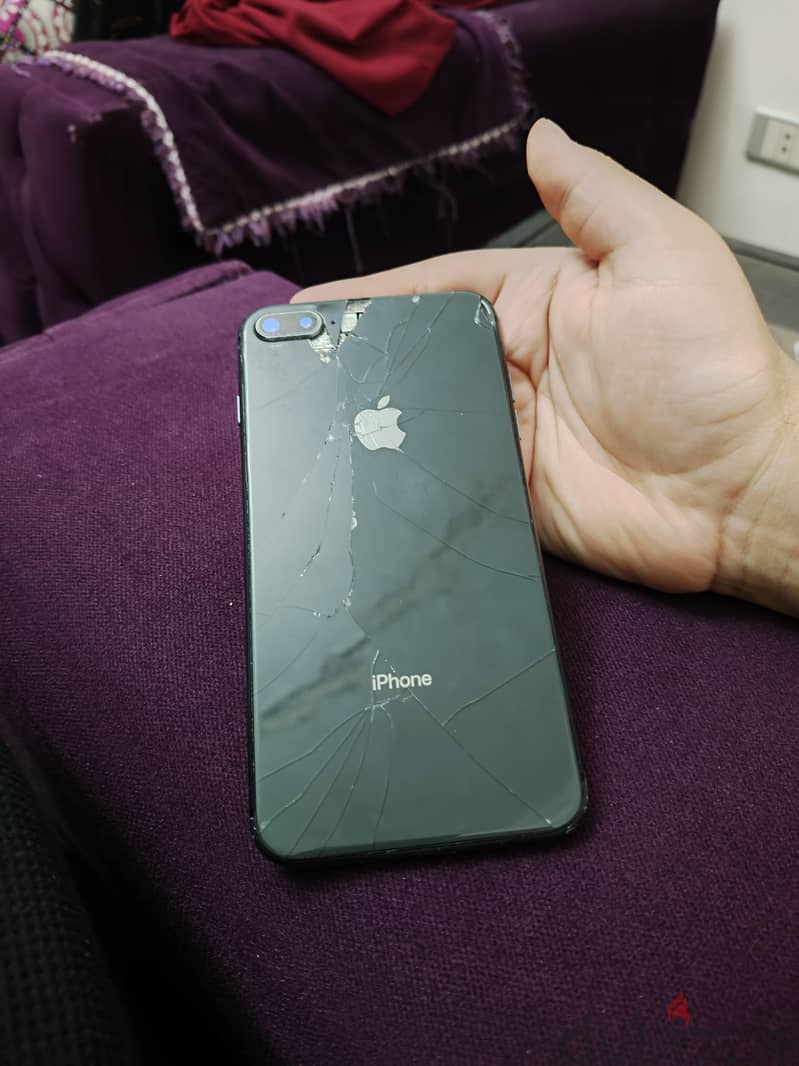 Apple - iPhone 8 Plus 1