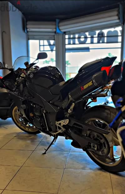 Yamaha R1 2010 افراج