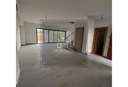 اقل سعر في السوق دوبلكس بحديقة 176م للبيع في كمبوند البروج في مدينة الشروق duplex for sale in Compound al burouj