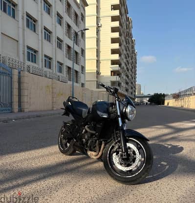 Suzuki gsr 600 2009