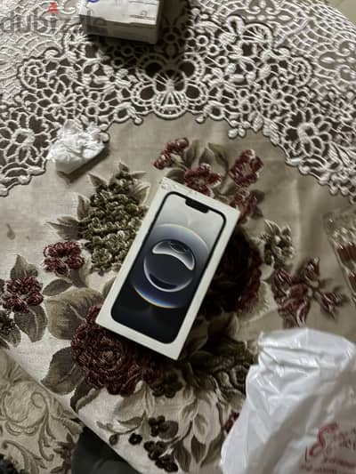 iPhone 16e used like new