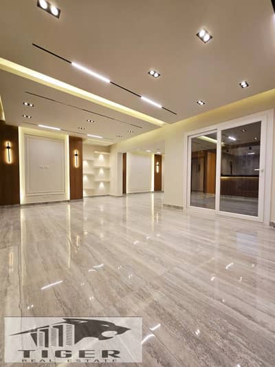 For sale, an apartment of 211m on the largest wide garden, super lux finishing in Madinaty