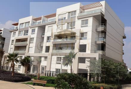 4-bedroom apartment with a landscape view, resale from the owner at a bargain price, immediate occupancy available in Hyde Park Compound, Fifth Settle