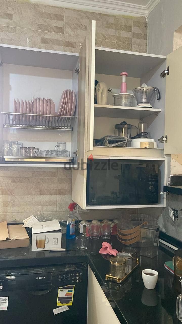 Full kitchen like new | used only 4 months! 4