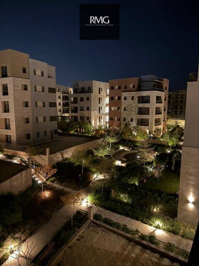 شقة ستاندألون ناصية 215م في District 5 التجمع | فيو مفتوح