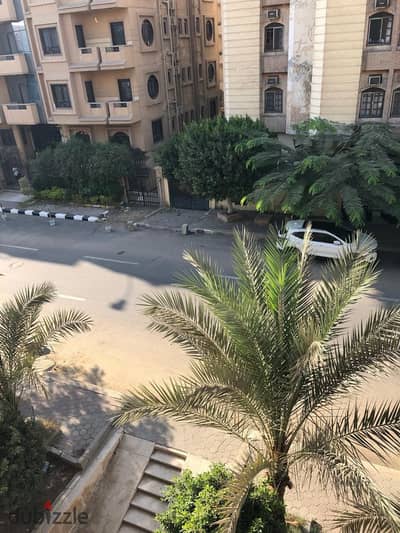 فرصه لن تتكرر للمستثمرين وراغبي اقتناص الفرص شقة شقة بالحي الاول ٦اكتوبر بجوار الحصري وجامعه ٦اكتوبر باقل من سعر السوق بكثيير لظروف الاحتياج للمال
