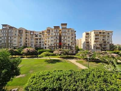 211m apartment in the first phase with special finishing ultra super lux in Madinaty