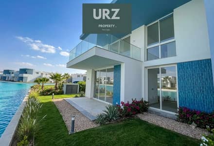 فيلا استاندالون موقع وفيو  fully seaview علي البحر مجهزة بالكامل مع بخصم 30 % من سعرها و الباقي اقساط بالقرب من سي شور وسول جون مراسي للبيع