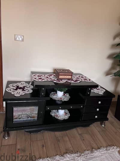 وحده ادراج تلفزيون اسود