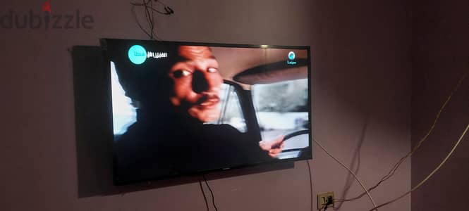 شاشة سامسونج ٤٣ بوصة برسيفر داخلي بلزقة بعتوا
