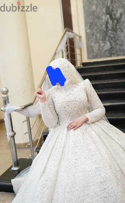 متاح للبيع فستان زفاف