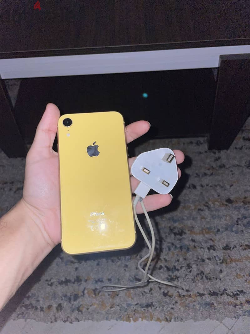 IPhone XR ايفون 4