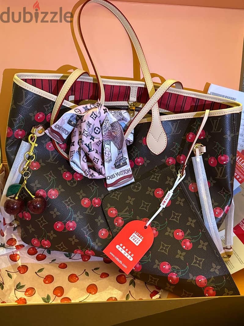 فرصة Louis Vuitton bag 1