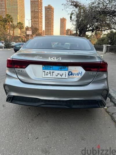 سيارات للإيجار