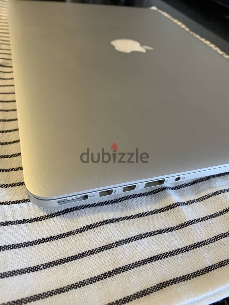 Macbook pro 15 inch 1
