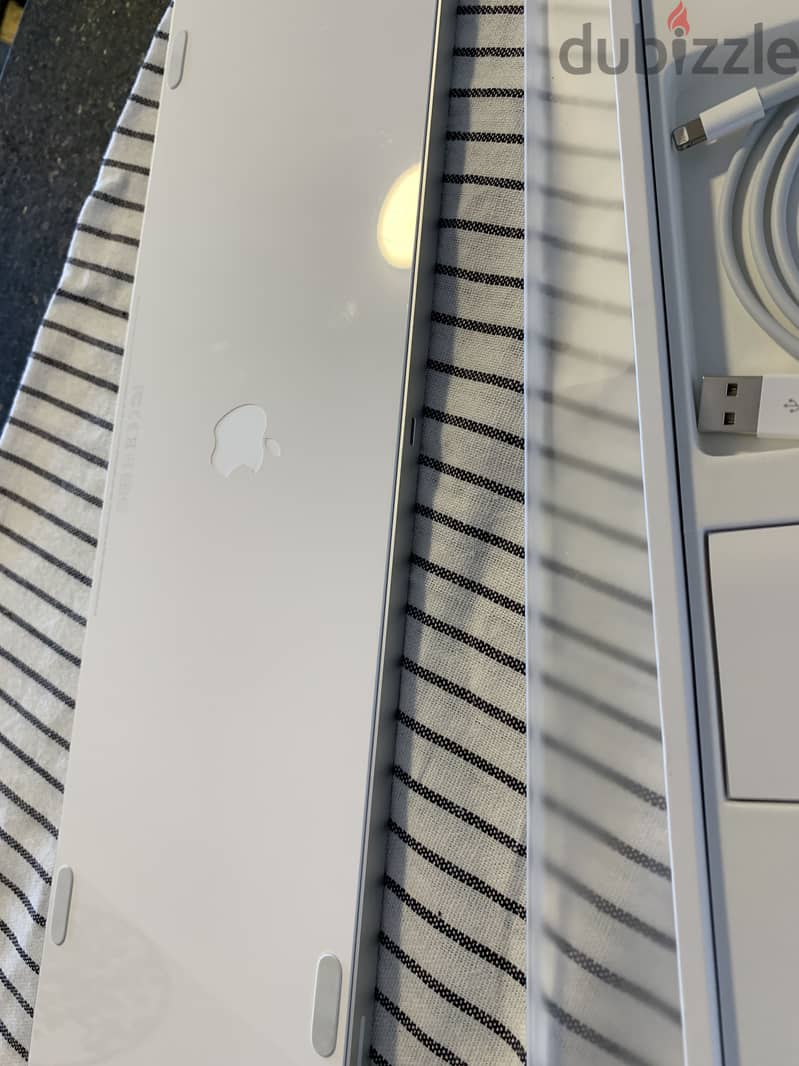 Apple Magic Keyboard with Numeric Keypad - Arabic 3