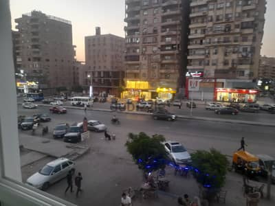شقة للبيع بالحى العاشر بمدينة نصر على شارع زاكر حسين الرئيسي
