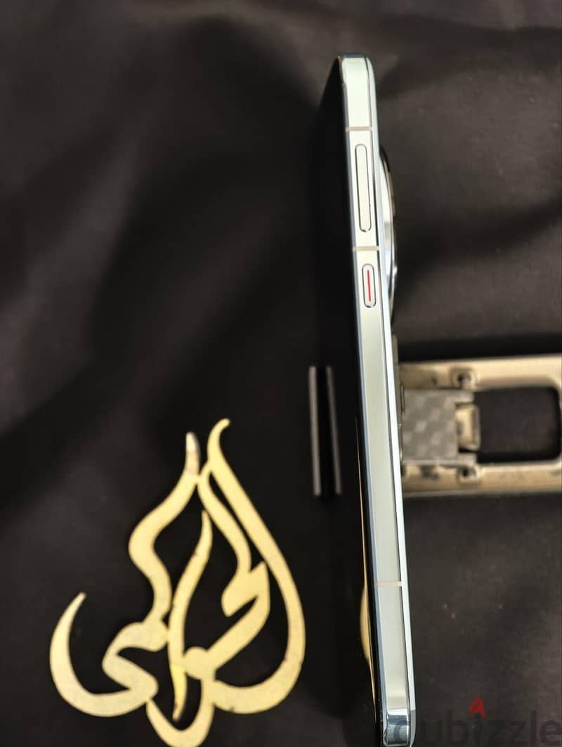 Honor Magic7 Pro 5