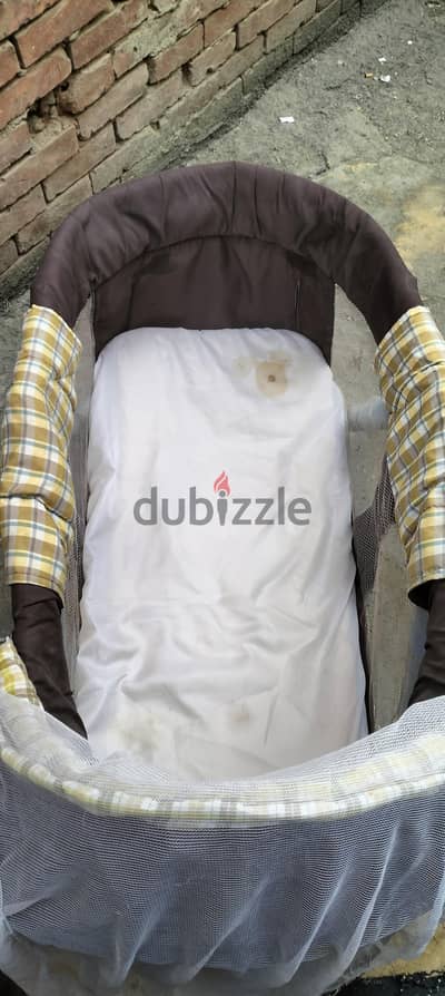 سرير اطفال