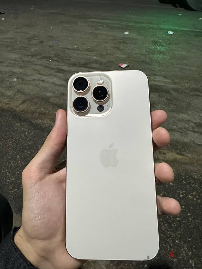 Apple - iPhone 16 Pro Max 2